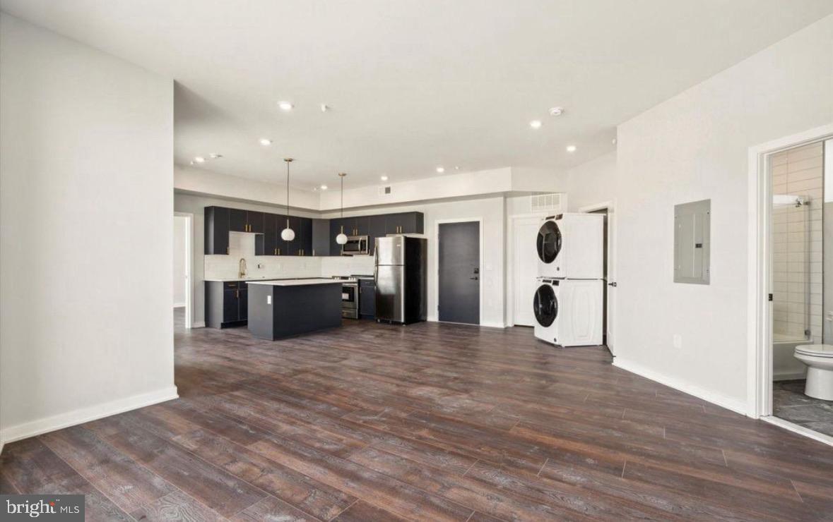 GRAYS FERRY - Commercial Sale