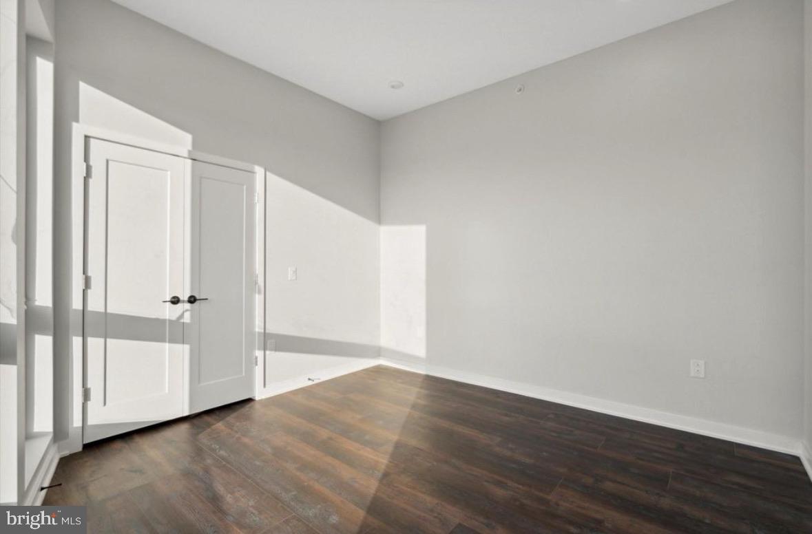 GRAYS FERRY - Commercial Sale