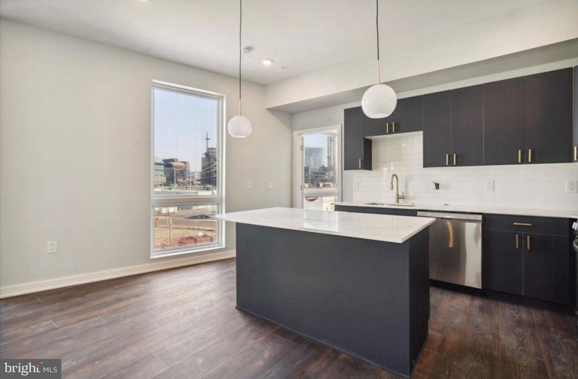 GRAYS FERRY - Commercial Sale