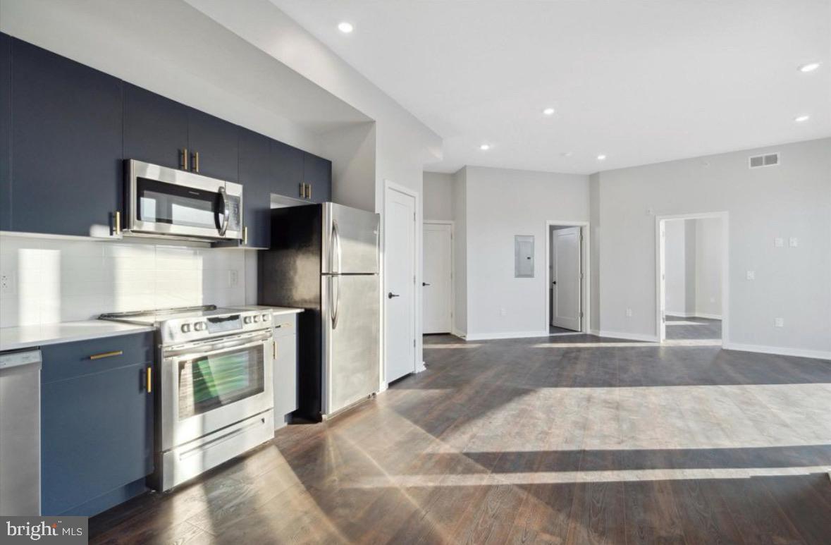 GRAYS FERRY - Commercial Sale