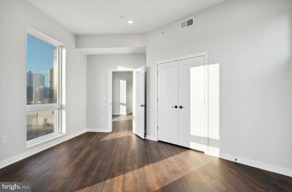 GRAYS FERRY - Commercial Sale