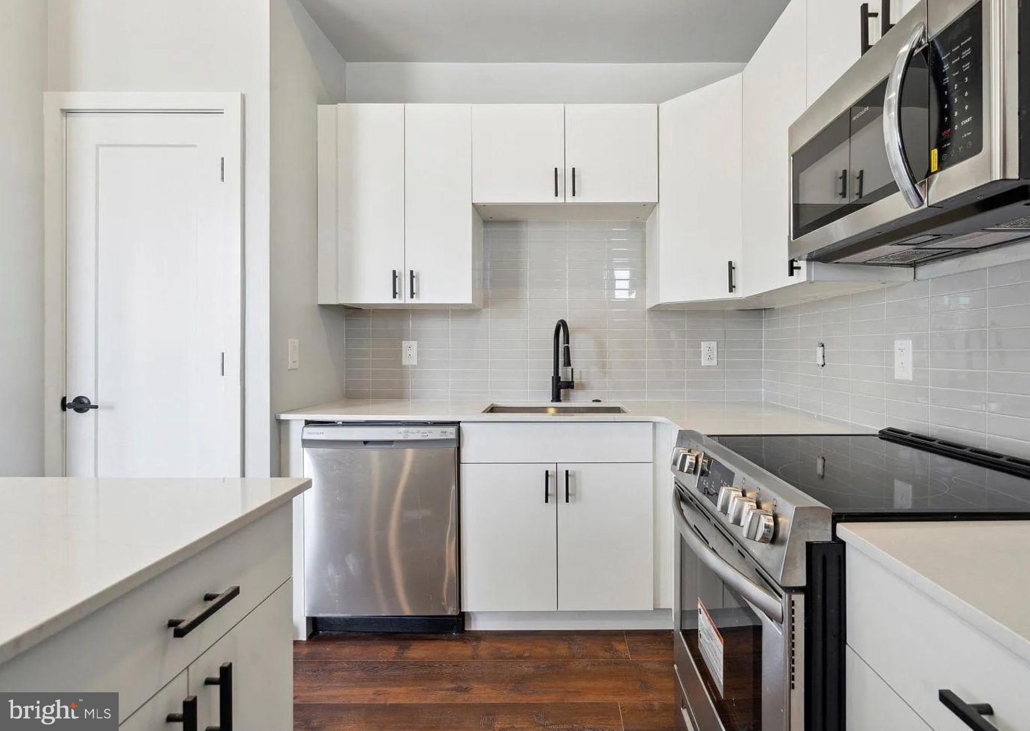 GRAYS FERRY - Commercial Sale