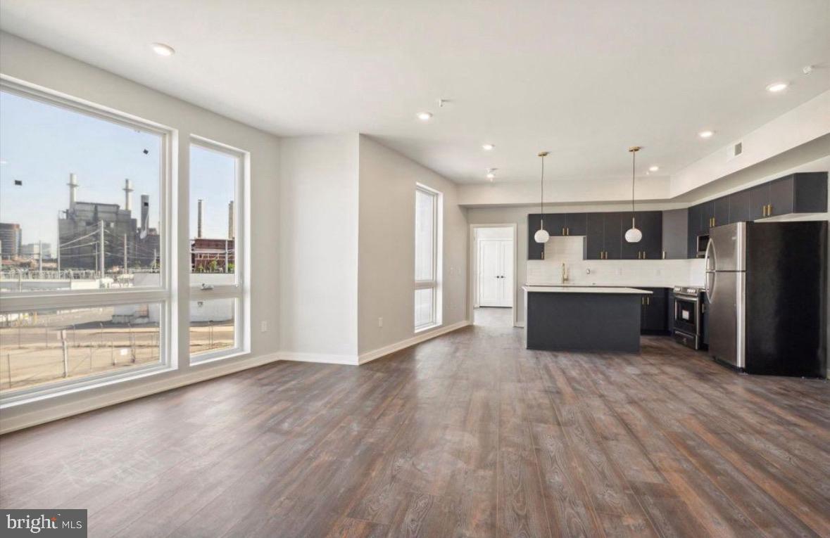 GRAYS FERRY - Commercial Sale