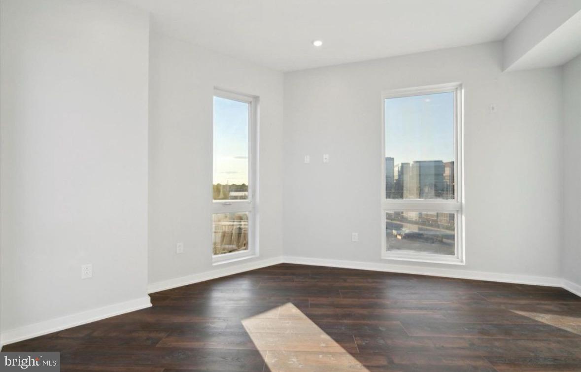 GRAYS FERRY - Commercial Sale