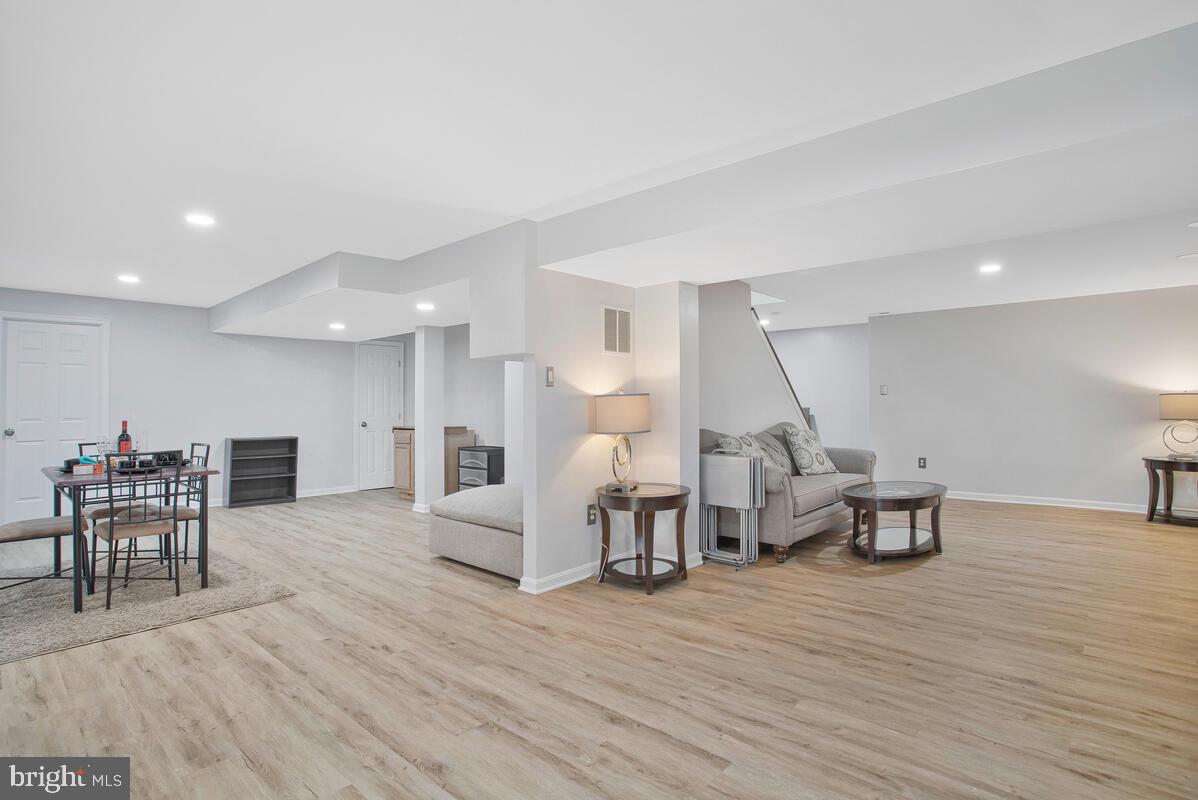 DISNEY ESTATES - Residential