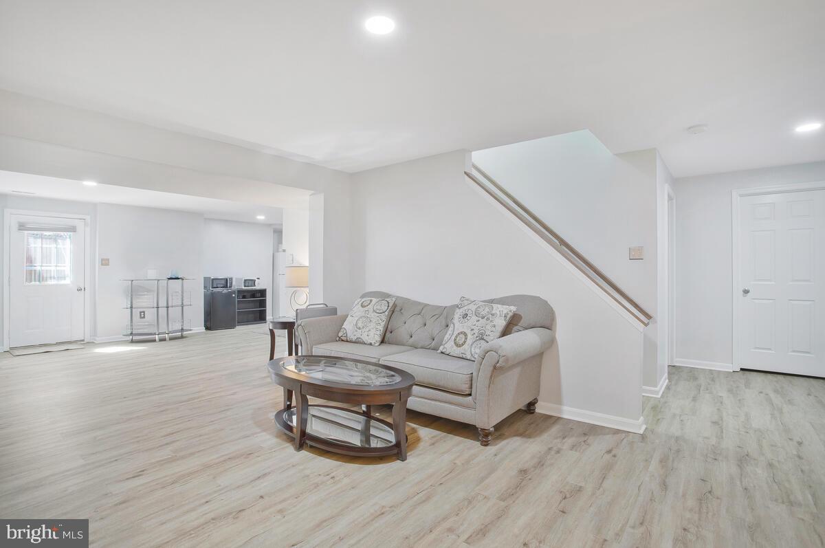 DISNEY ESTATES - Residential