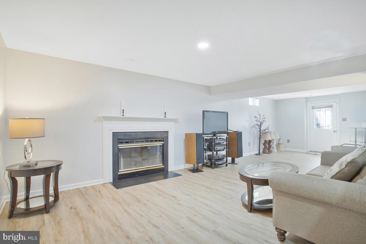 DISNEY ESTATES - Residential