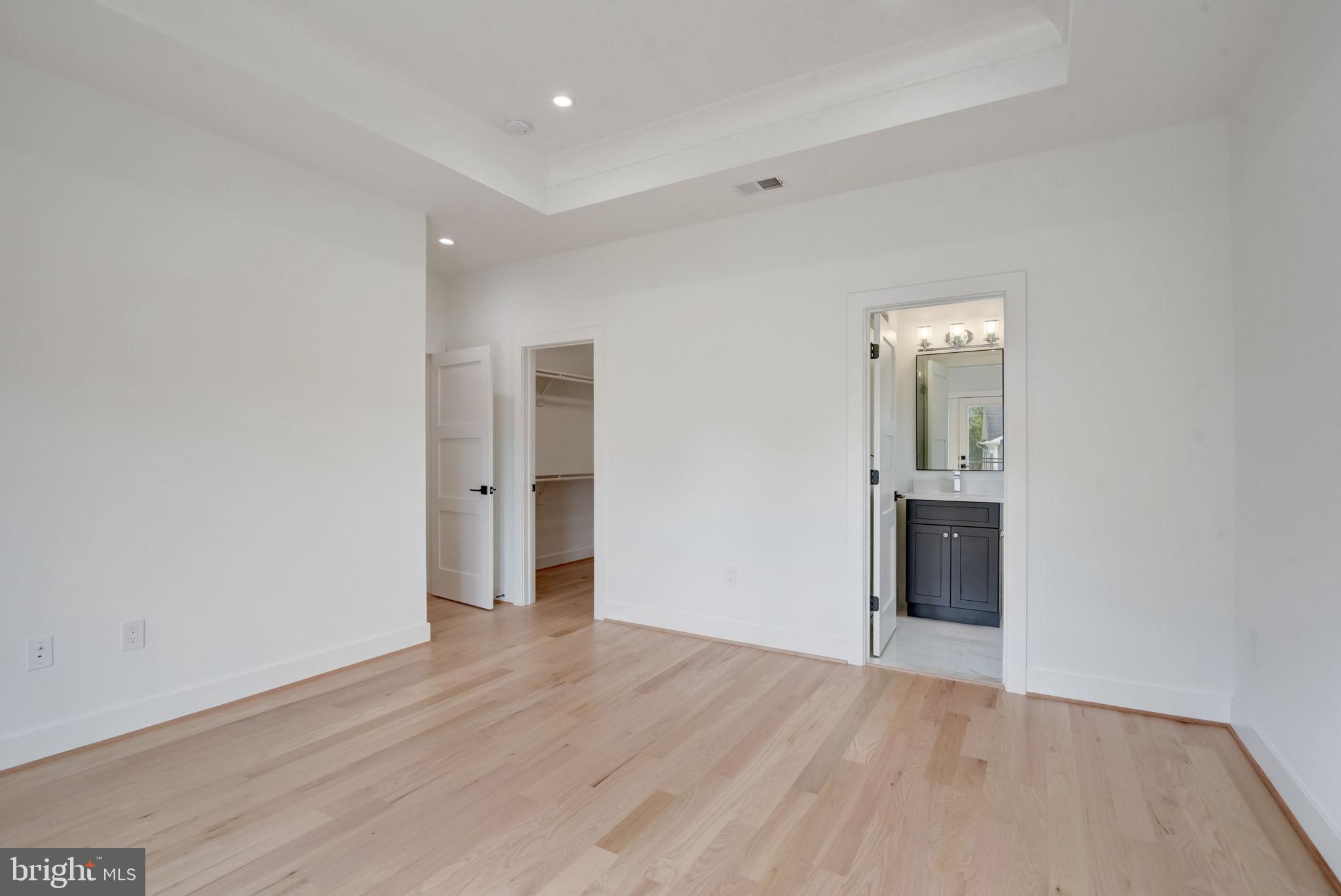 VIENNA WOODS - Residential