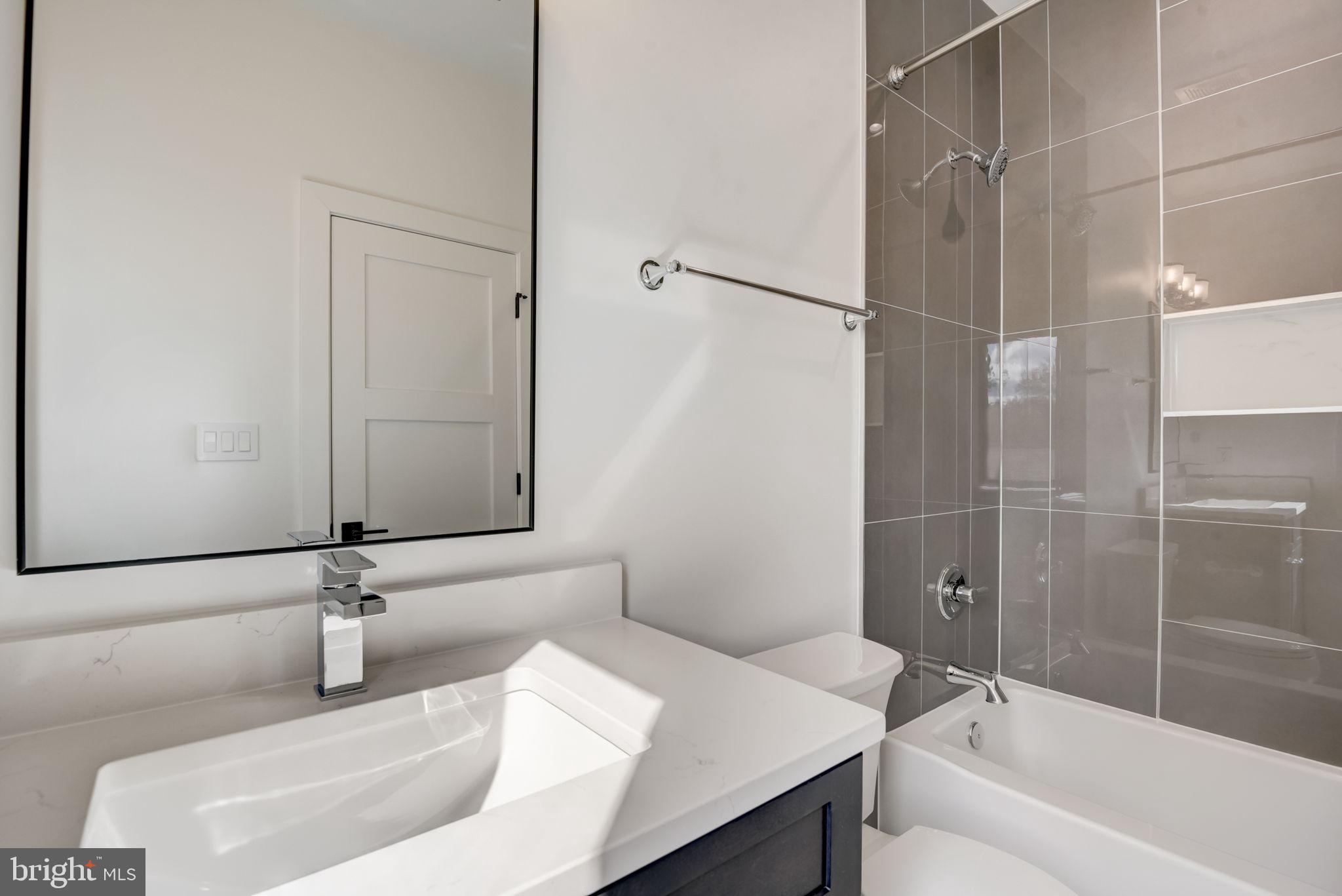 VIENNA WOODS - Residential