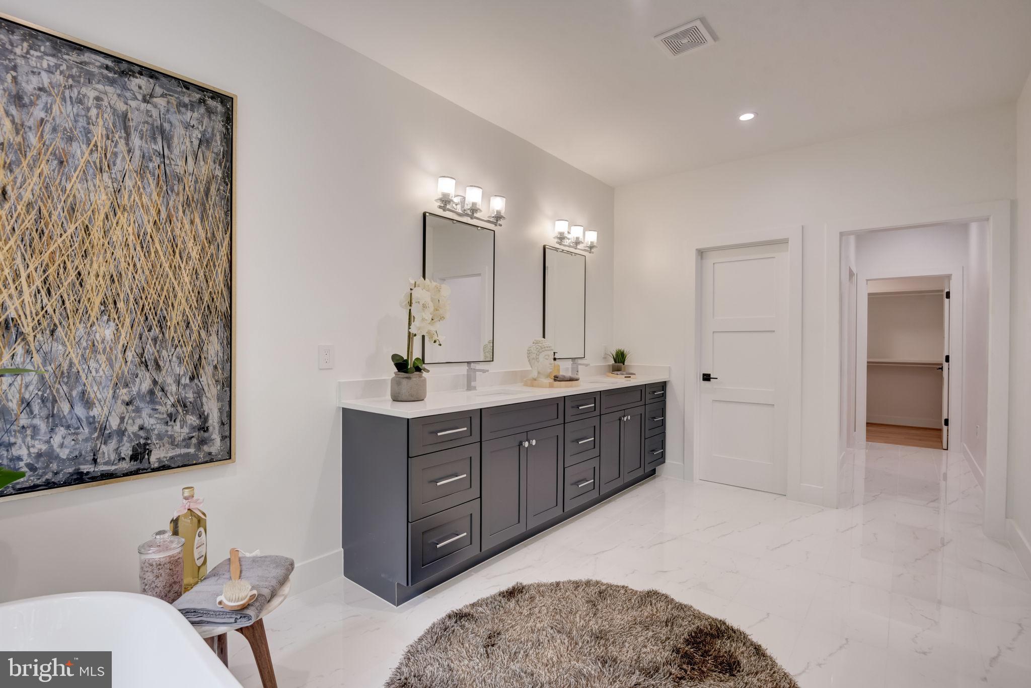 VIENNA WOODS - Residential