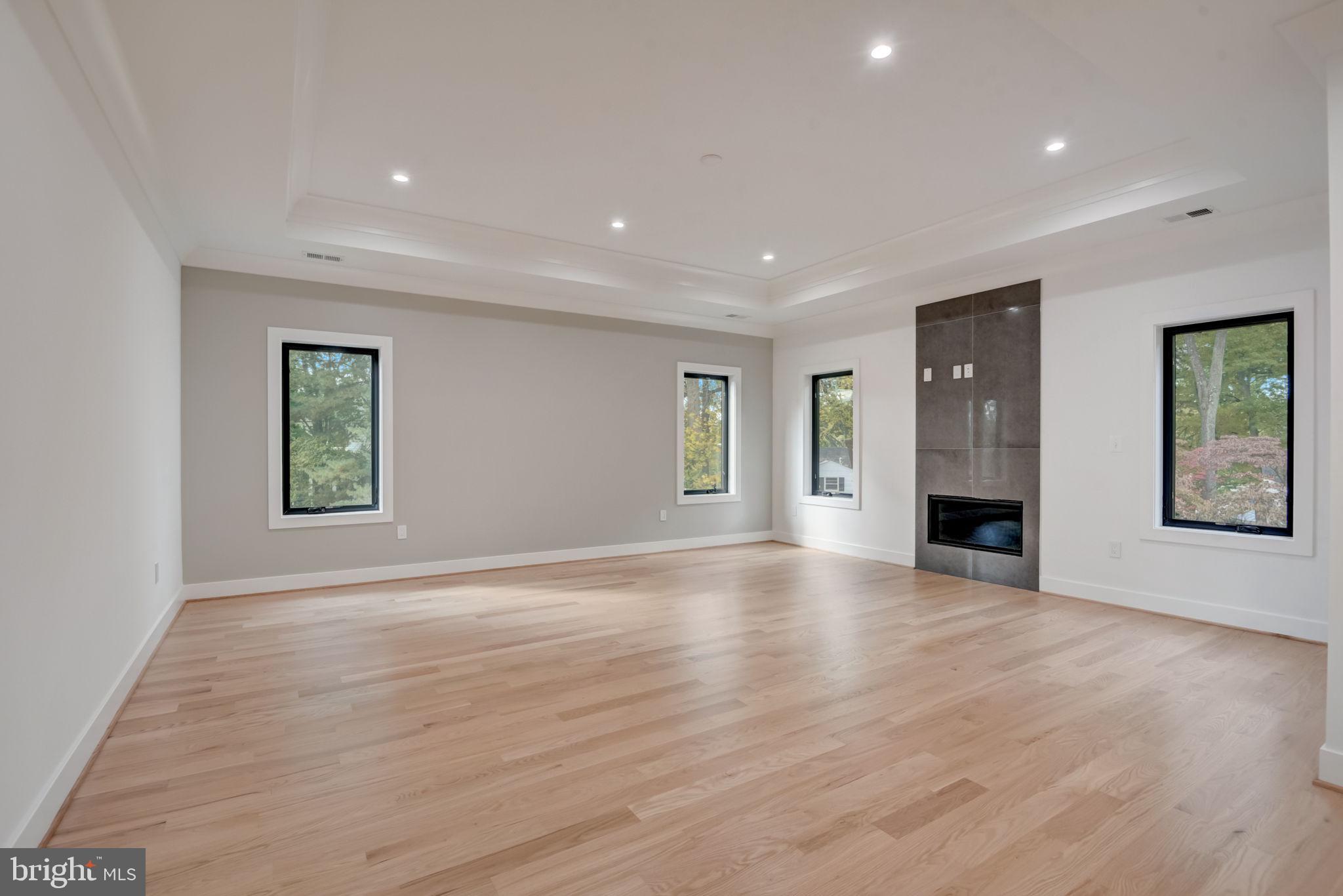 VIENNA WOODS - Residential