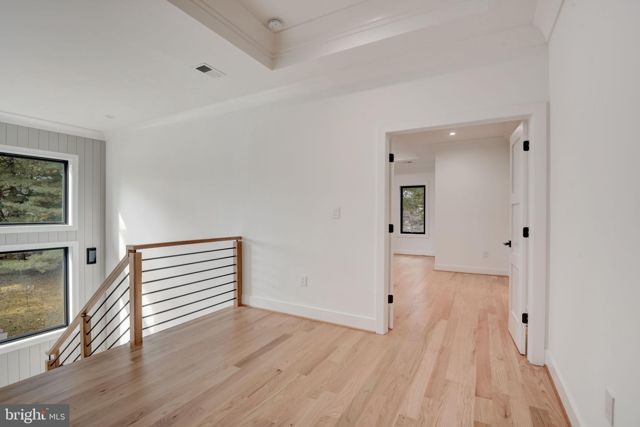 VIENNA WOODS - Residential