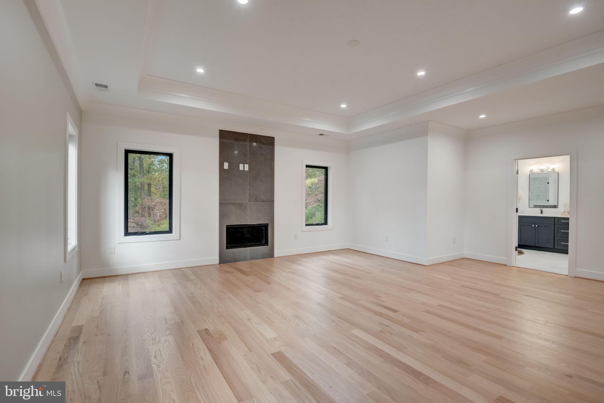 VIENNA WOODS - Residential