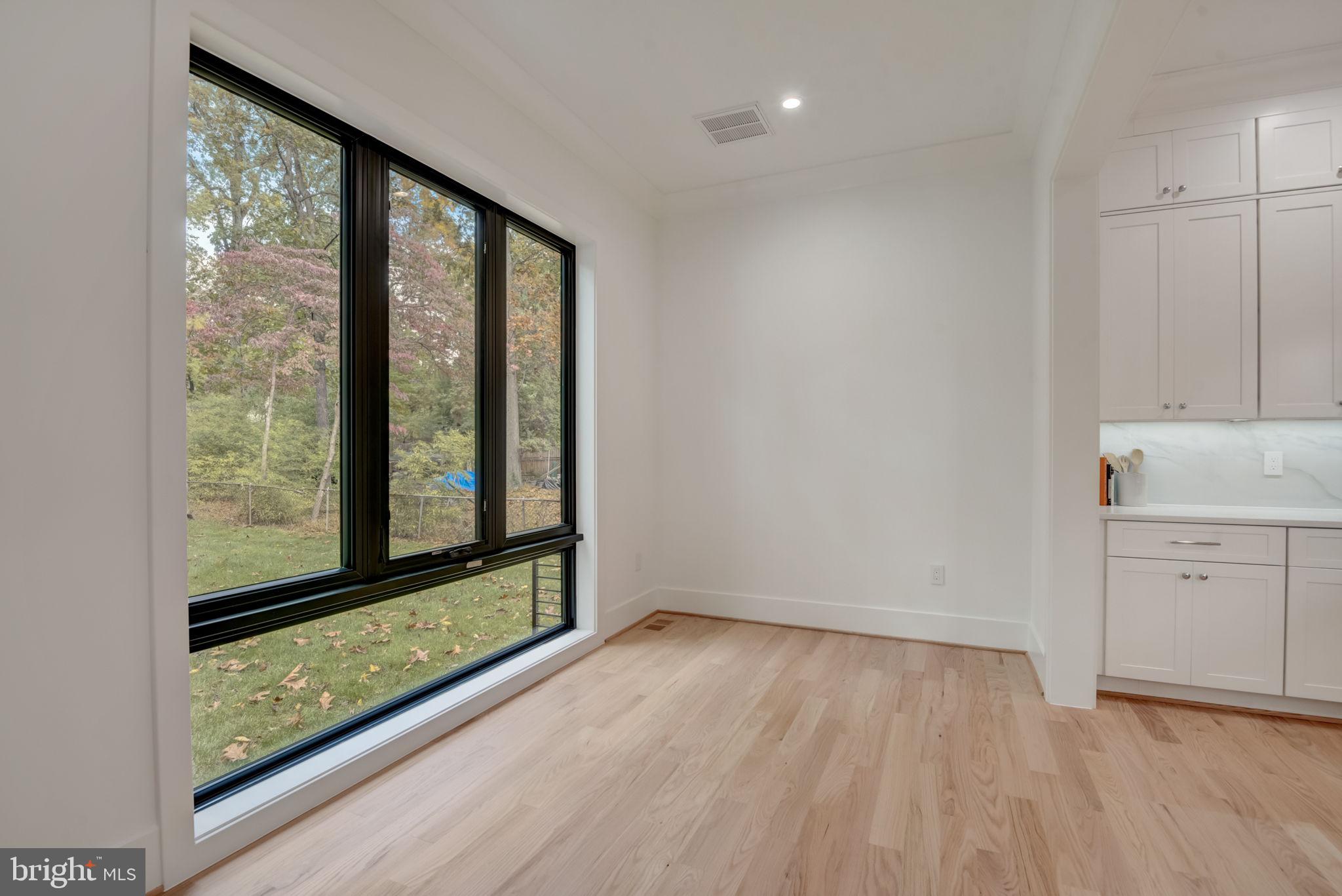 VIENNA WOODS - Residential