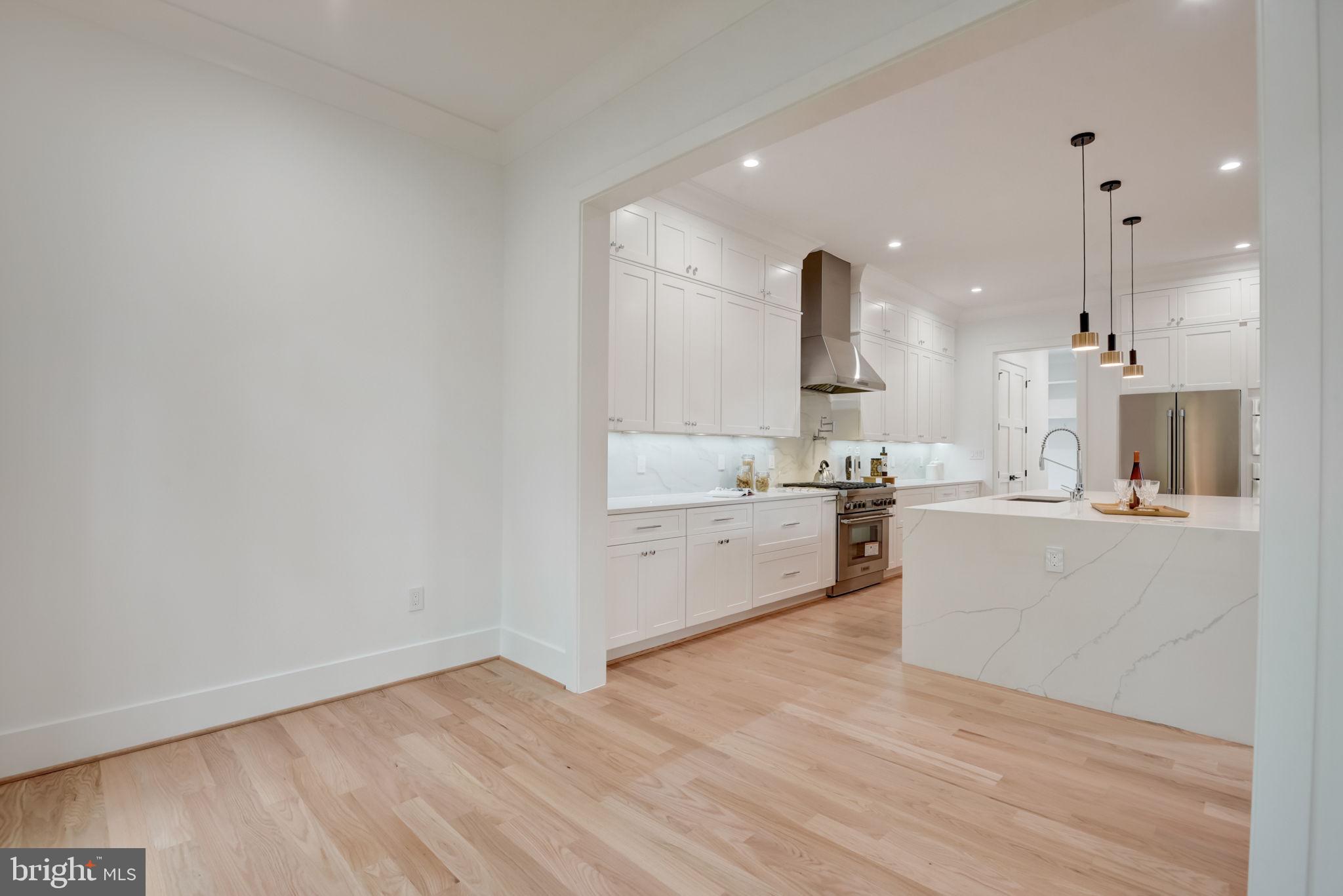 VIENNA WOODS - Residential