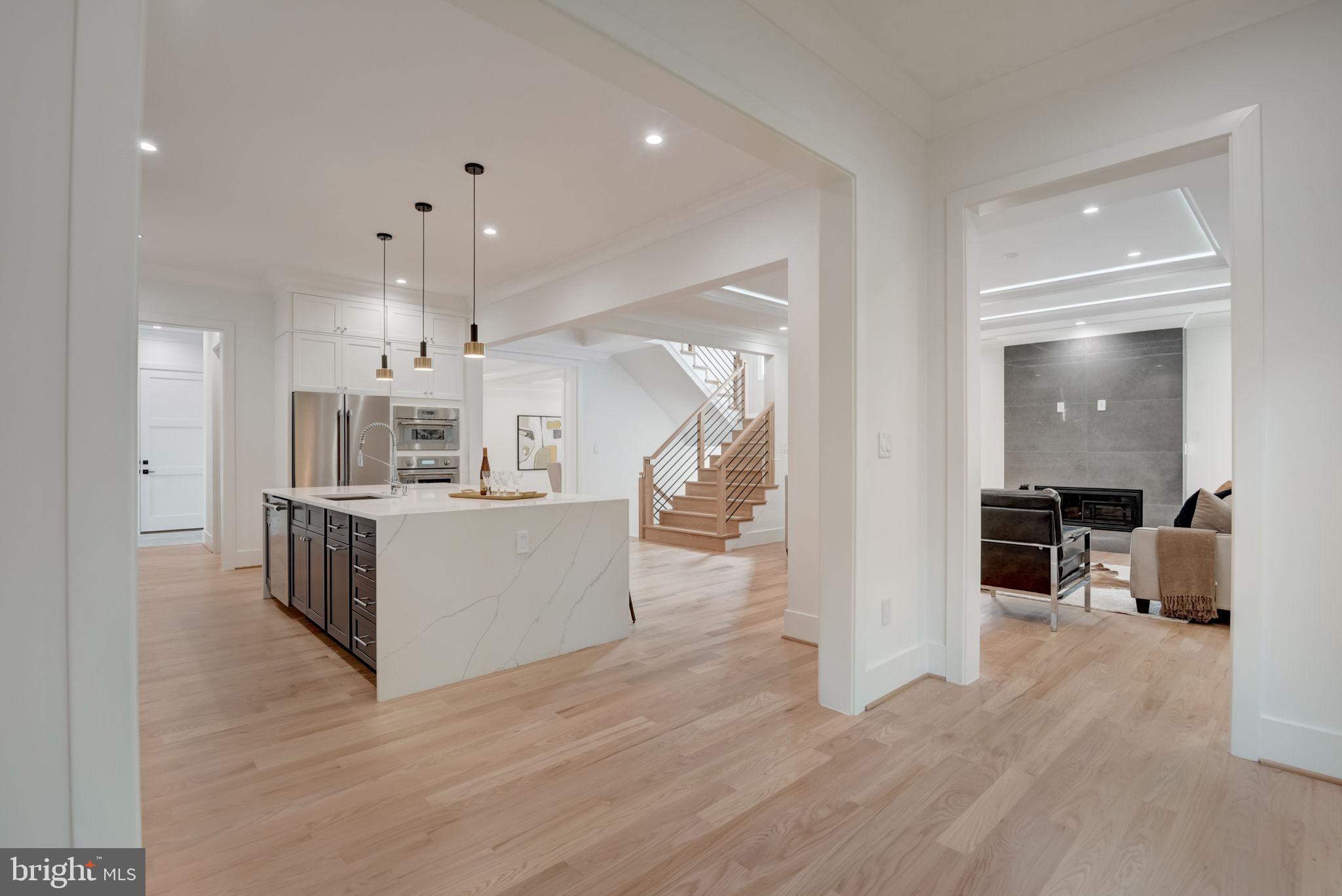 VIENNA WOODS - Residential