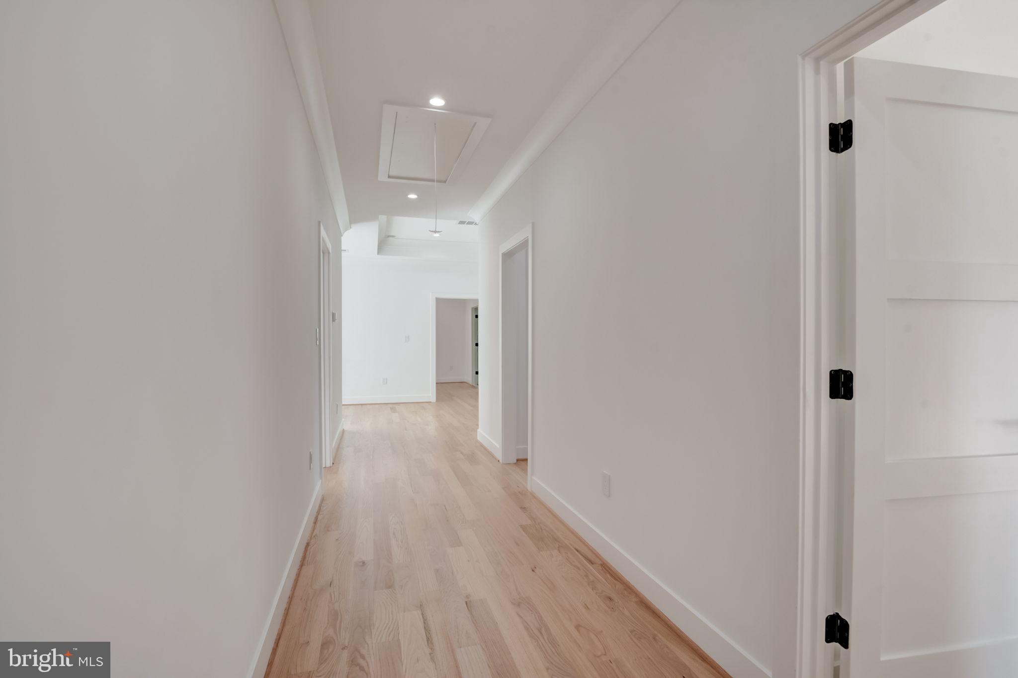 VIENNA WOODS - Residential