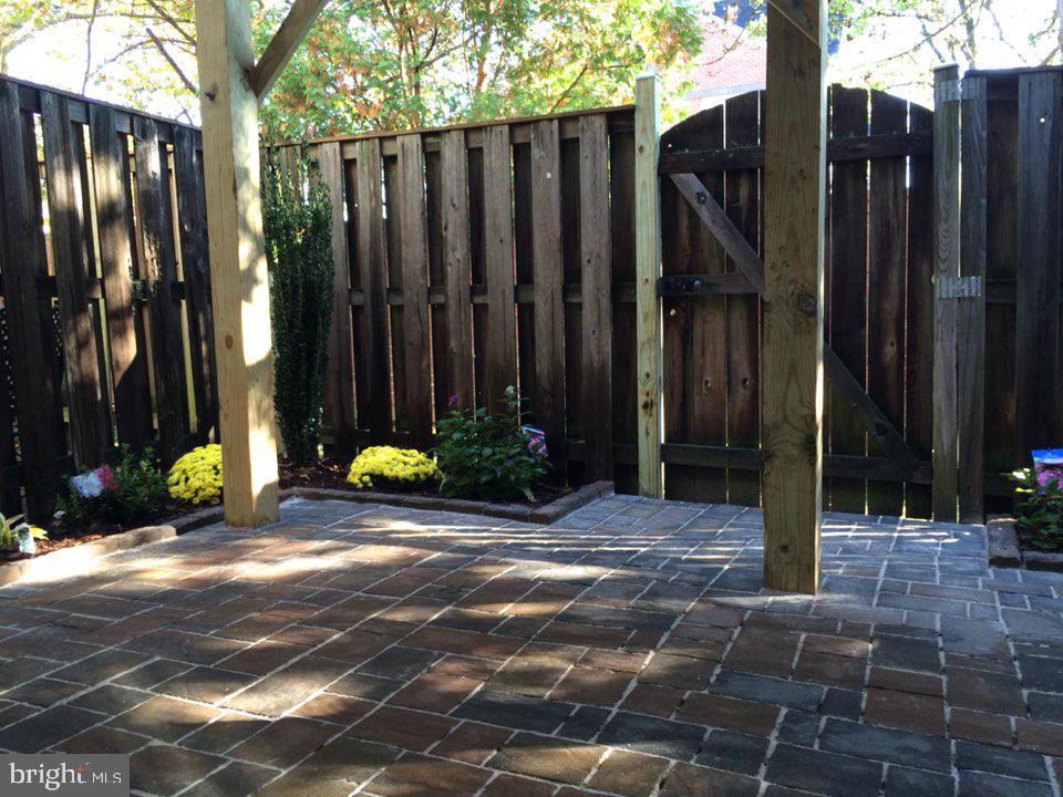 KEENE MILL OVERLOOK - Residential Lease