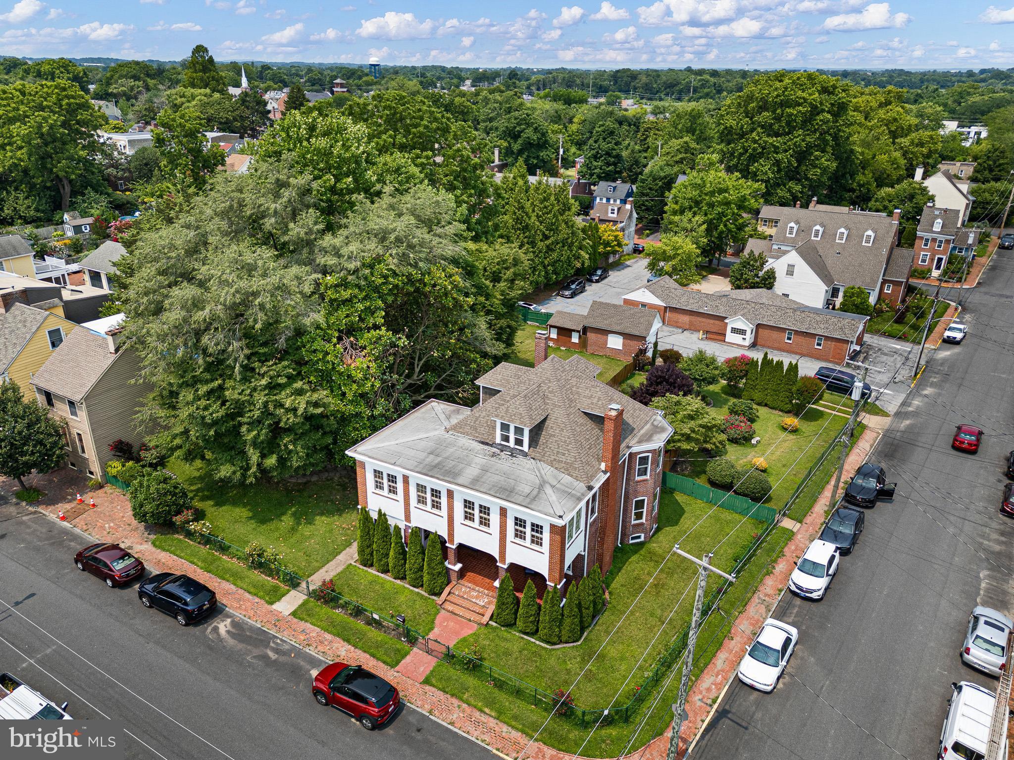 166 E 2ND