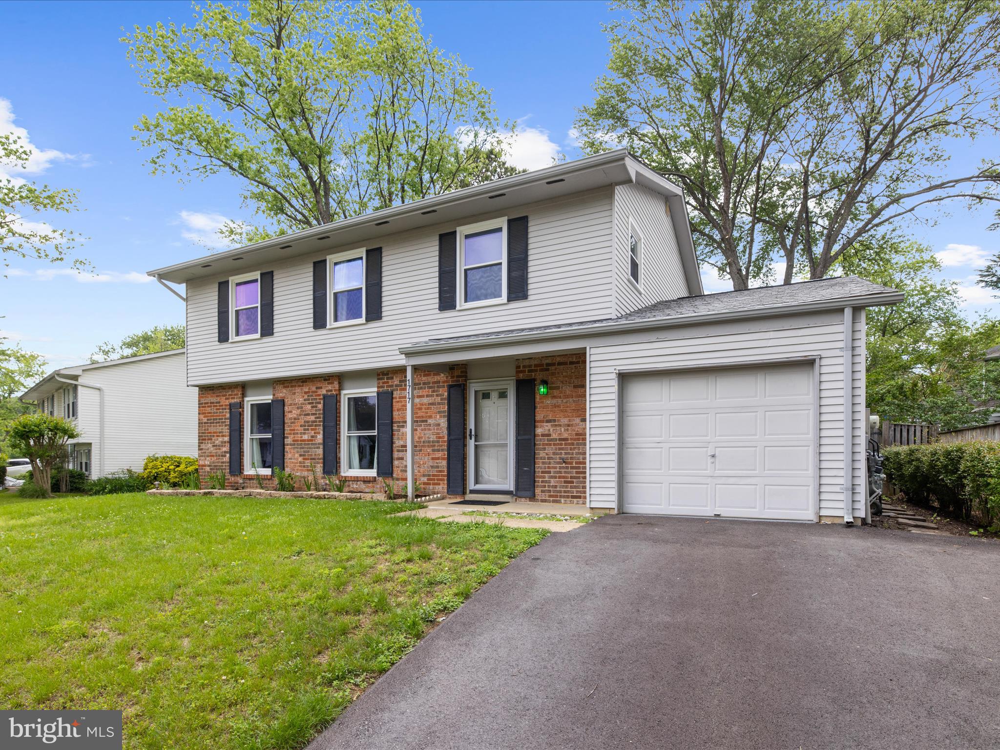 1717 FALLSWAY DRIVE
