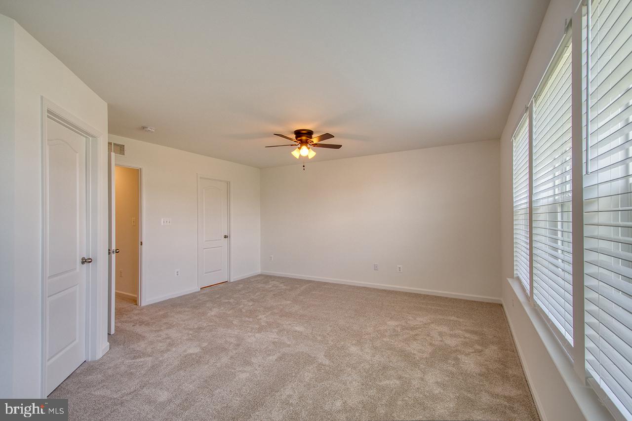 MCCAULEY CROSSING - Residential Lease