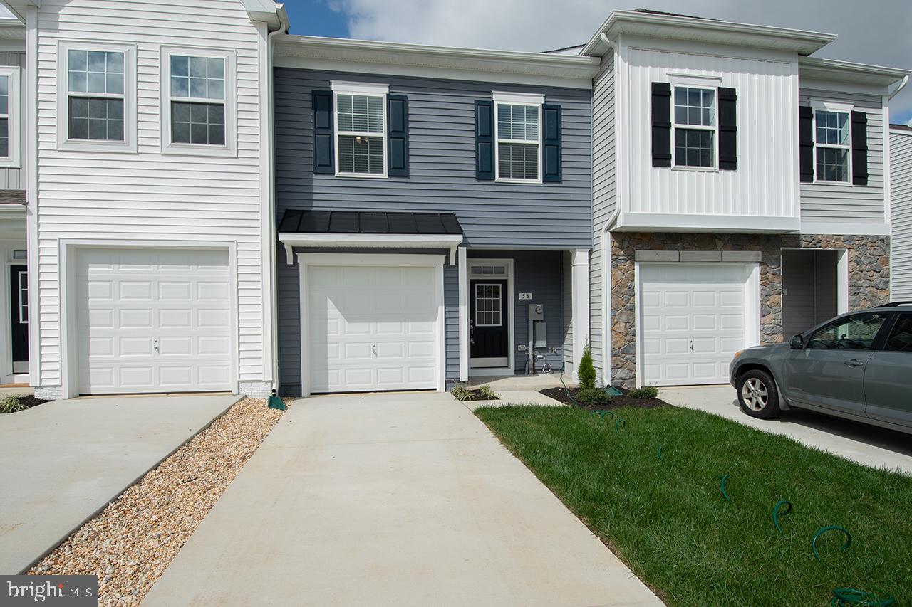 MCCAULEY CROSSING - Residential Lease