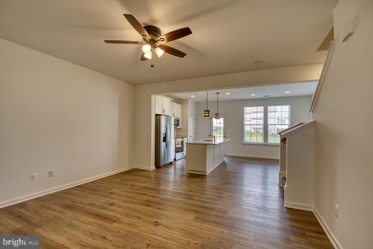 MCCAULEY CROSSING - Residential Lease