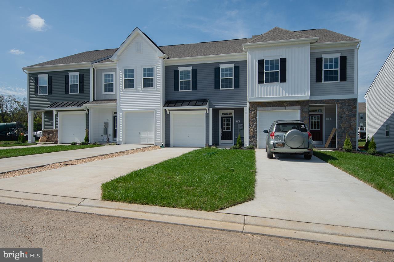 MCCAULEY CROSSING - Residential Lease