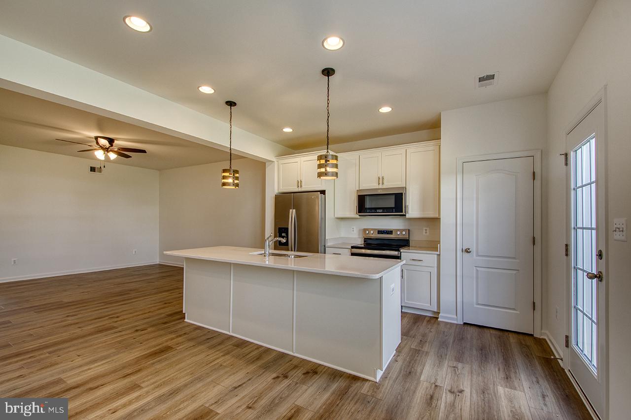 MCCAULEY CROSSING - Residential Lease