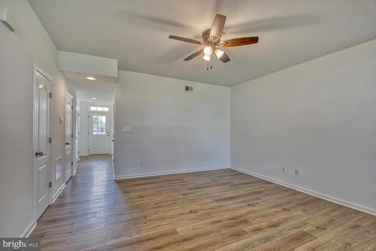 MCCAULEY CROSSING - Residential Lease