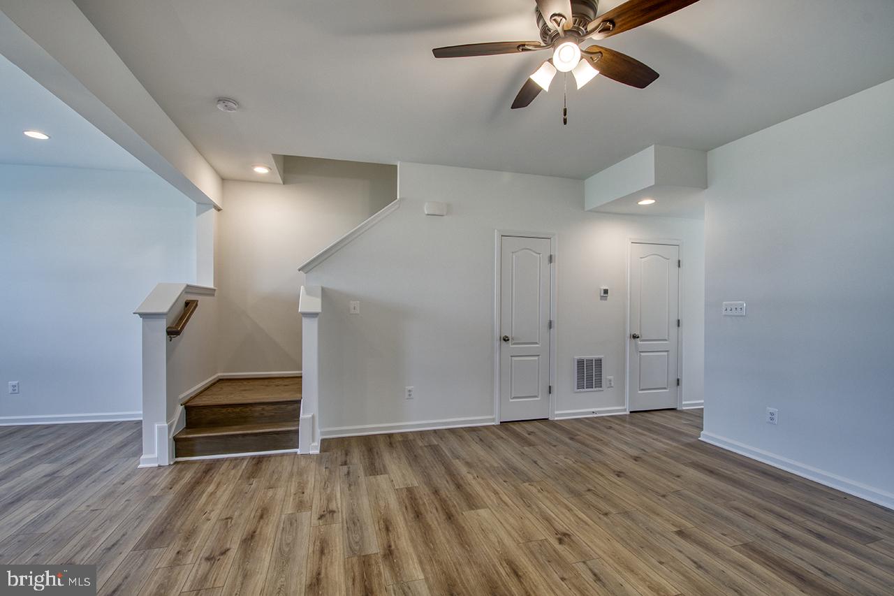 MCCAULEY CROSSING - Residential Lease