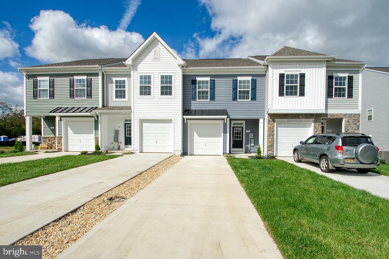 MCCAULEY CROSSING - Residential Lease