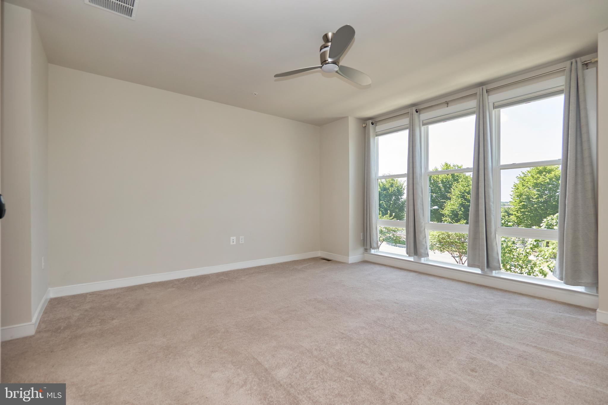 METROPARK AT ARROWBROOK - Residential Lease