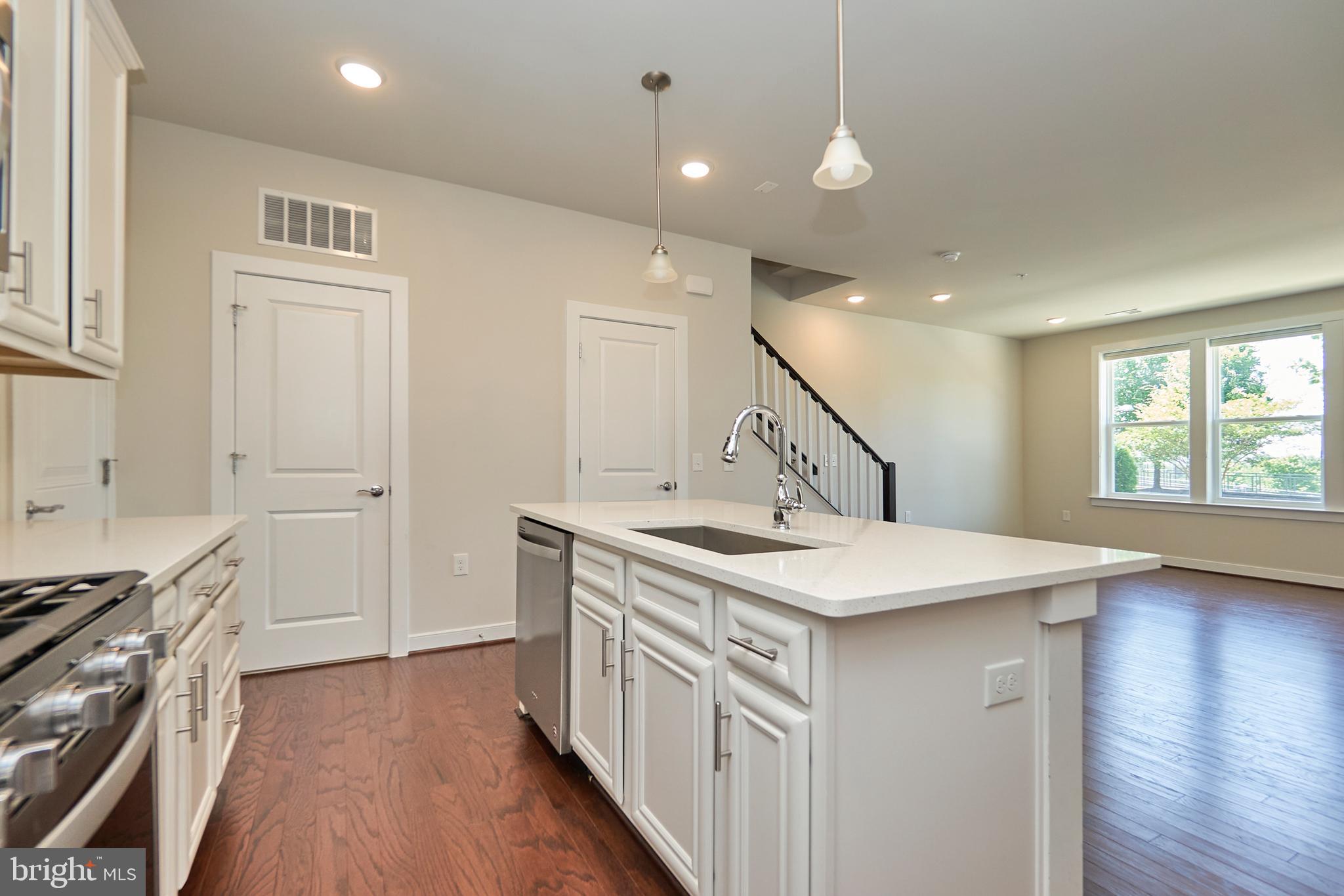 METROPARK AT ARROWBROOK - Residential Lease