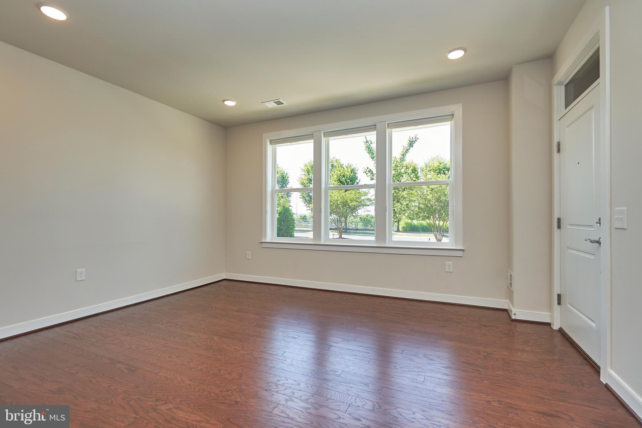 METROPARK AT ARROWBROOK - Residential Lease