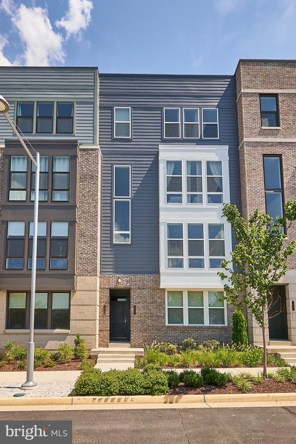 METROPARK AT ARROWBROOK - Residential Lease