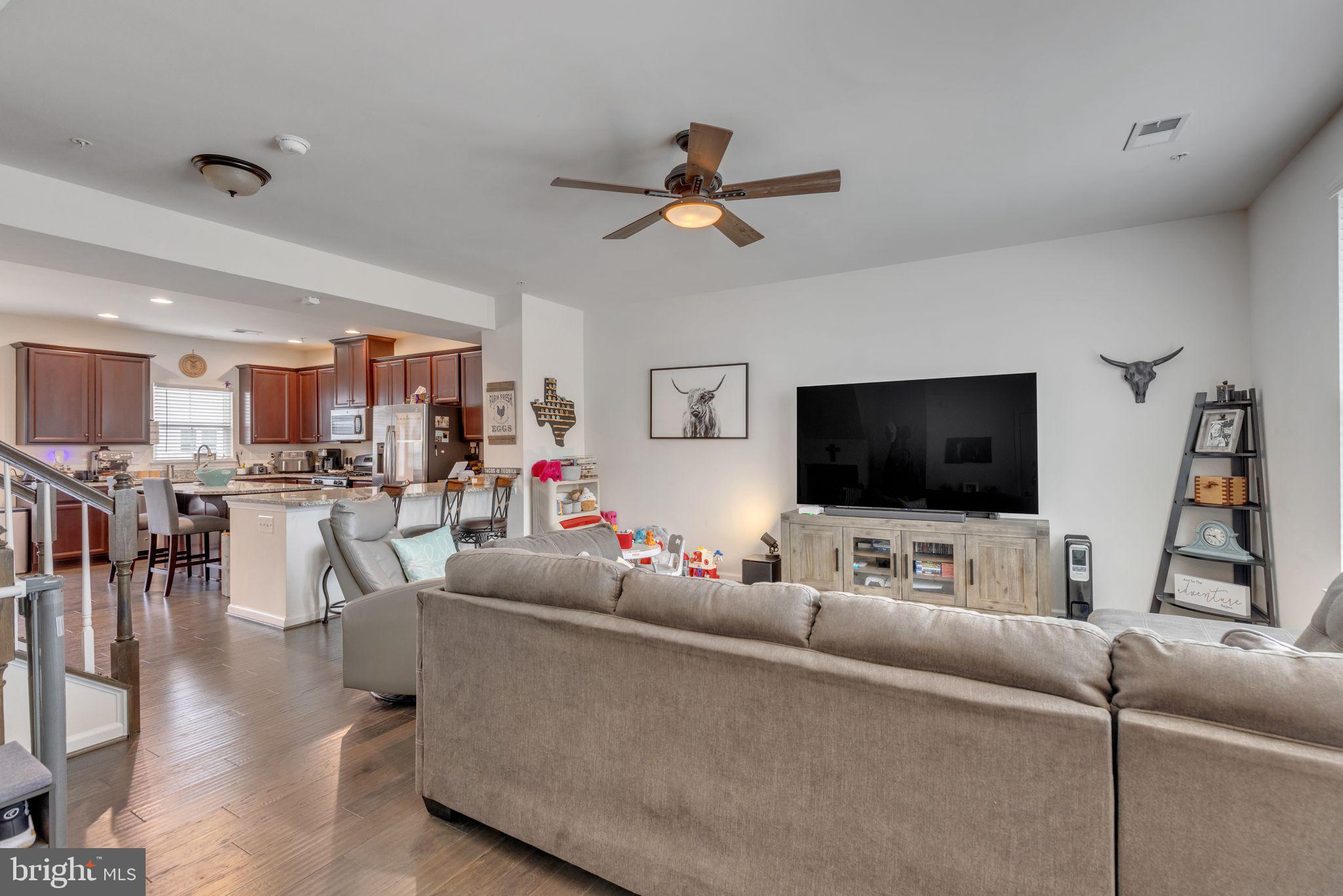 CREEKSIDE VILLAGE AT TANYARD SPRINGS - Residential