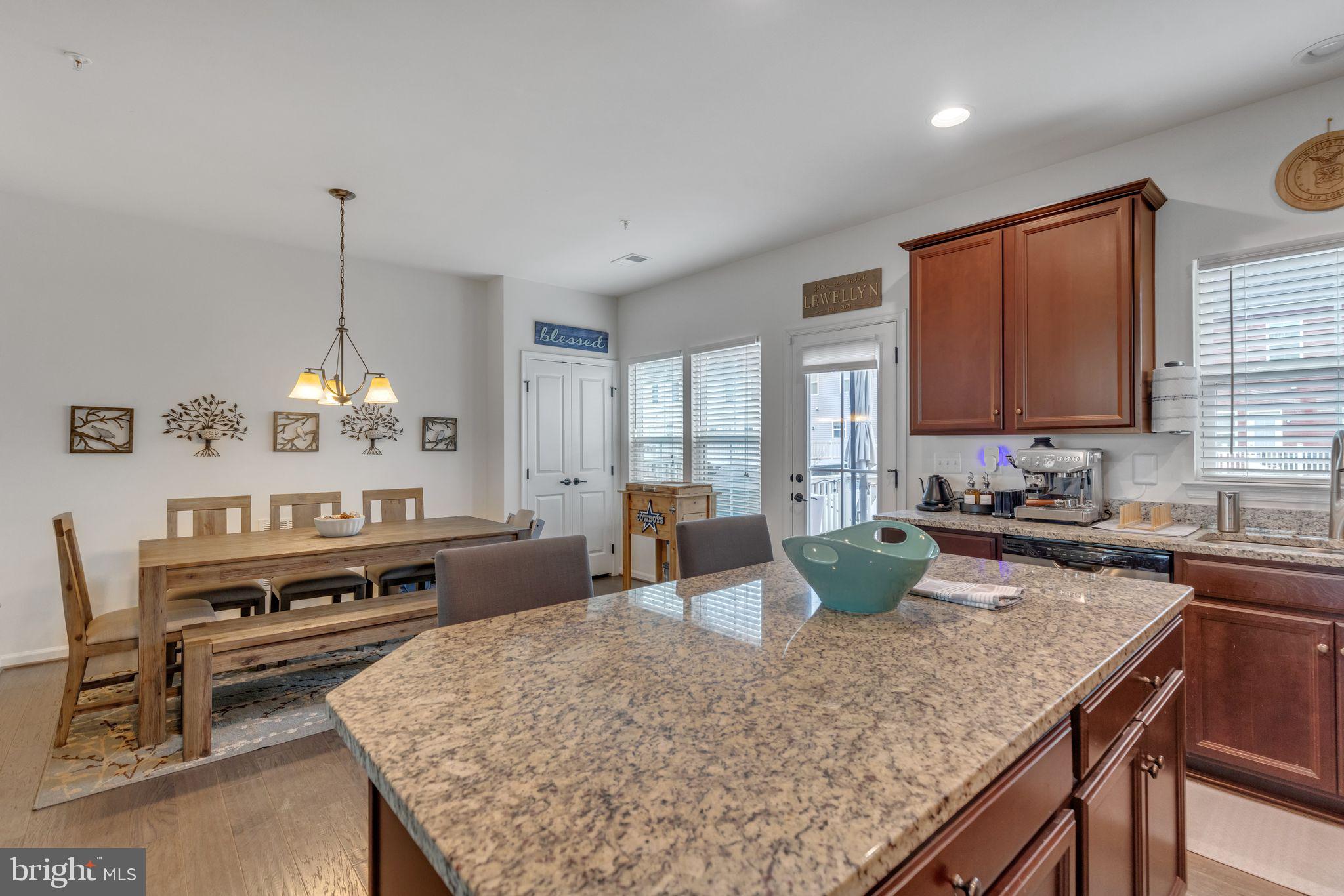 CREEKSIDE VILLAGE AT TANYARD SPRINGS - Residential