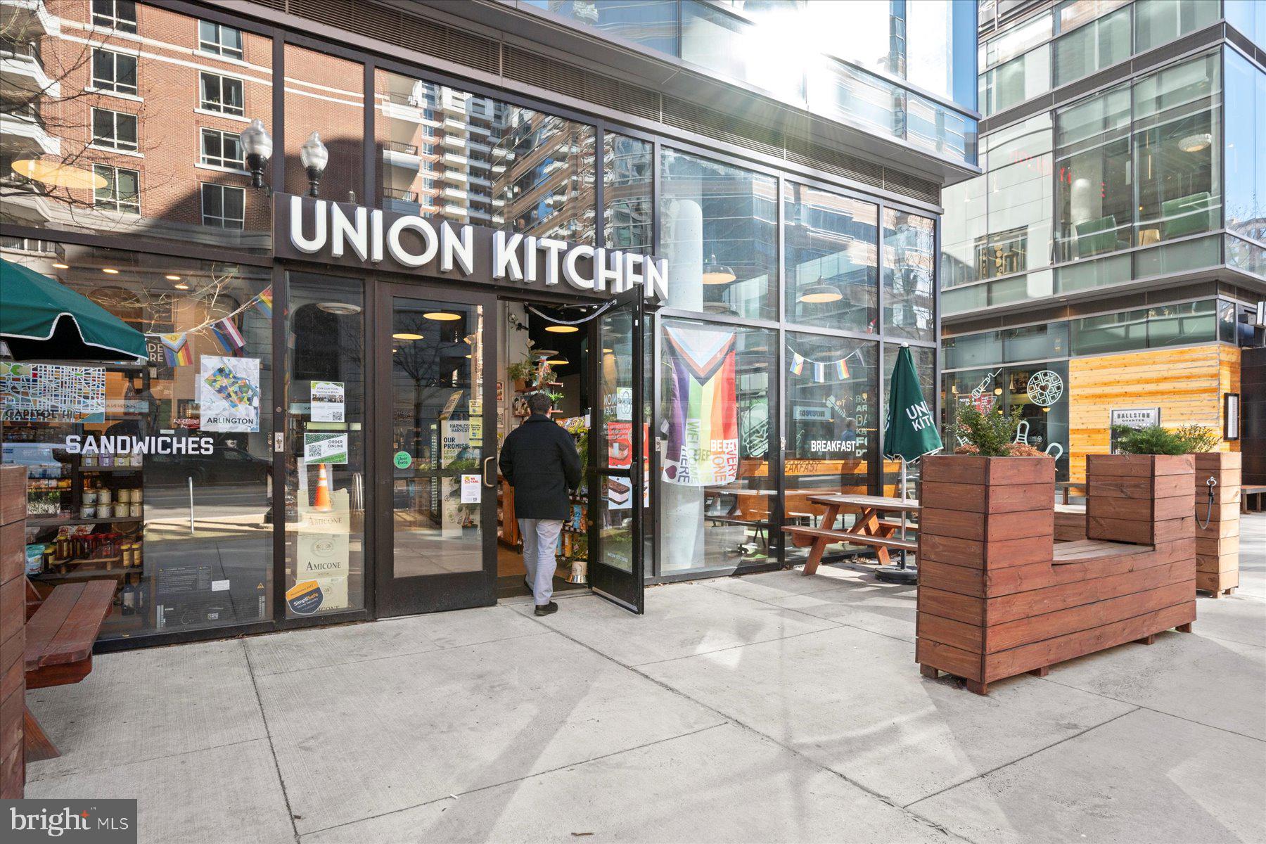 BALLSTON PARK - Residential