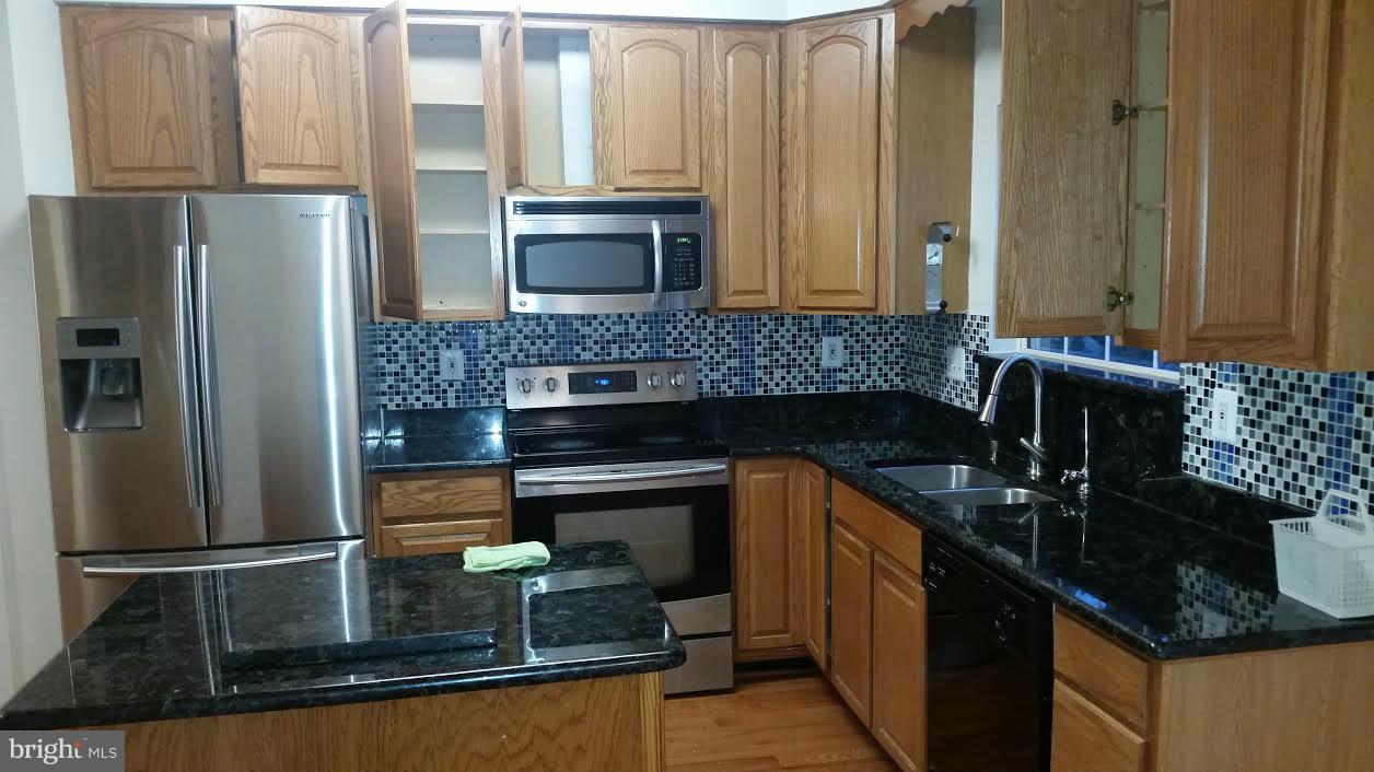 GUNSTON CORNER - Residential Lease