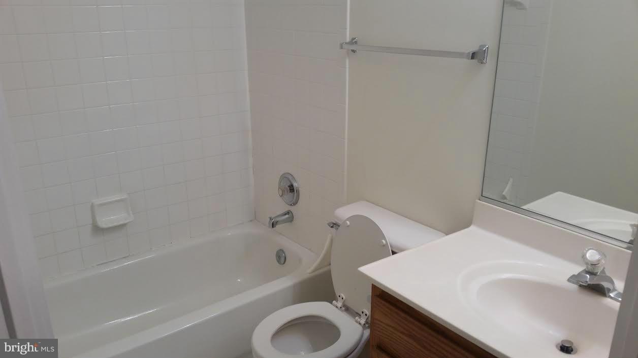 GUNSTON CORNER - Residential Lease