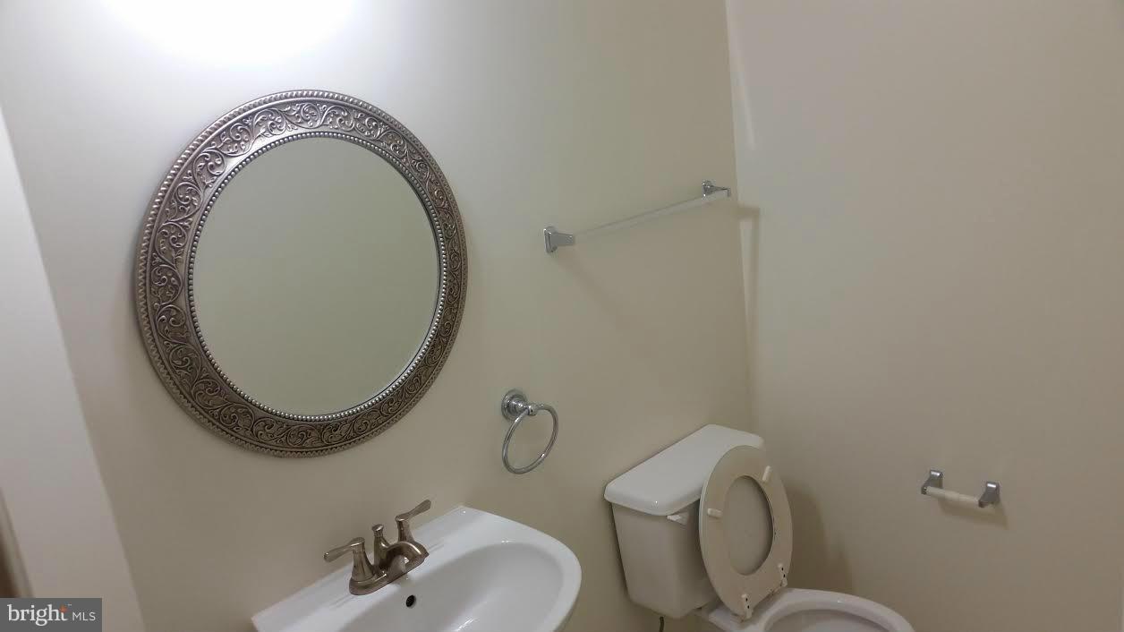 GUNSTON CORNER - Residential Lease