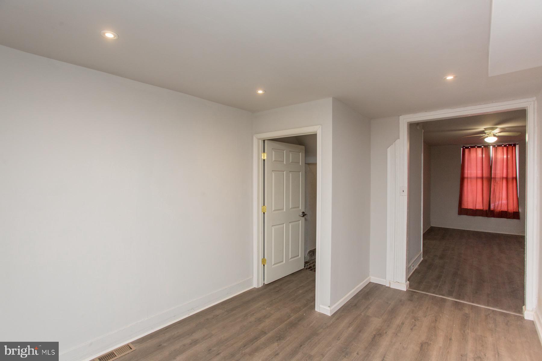 PHILADELPHIA (WEST) - Residential