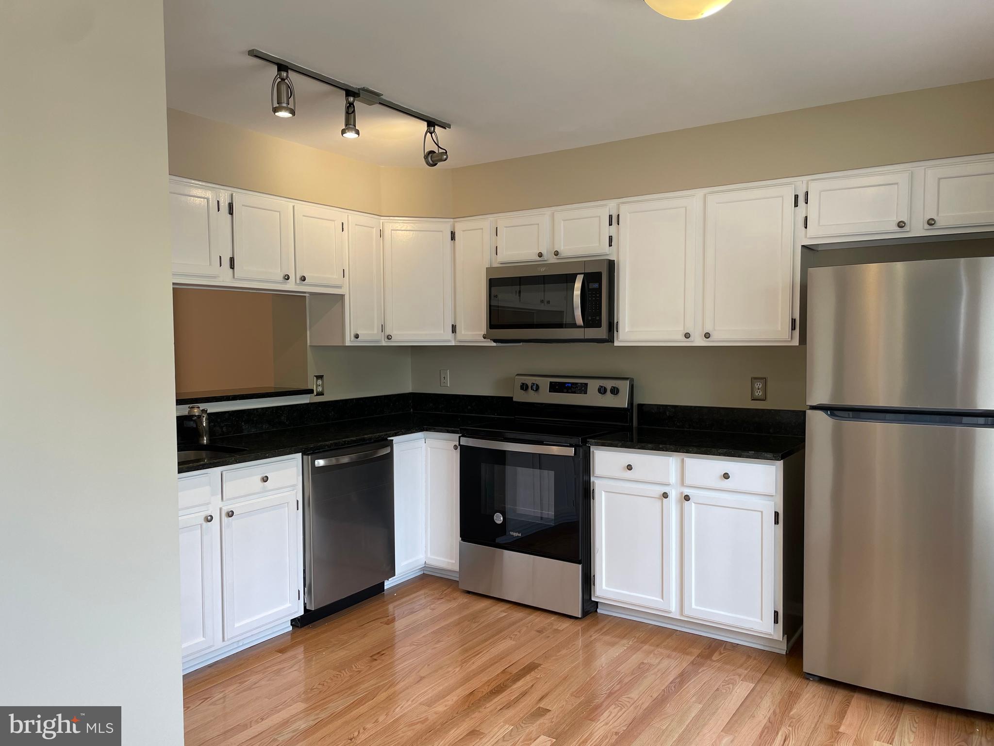 KINGSTOWNE - Residential Lease