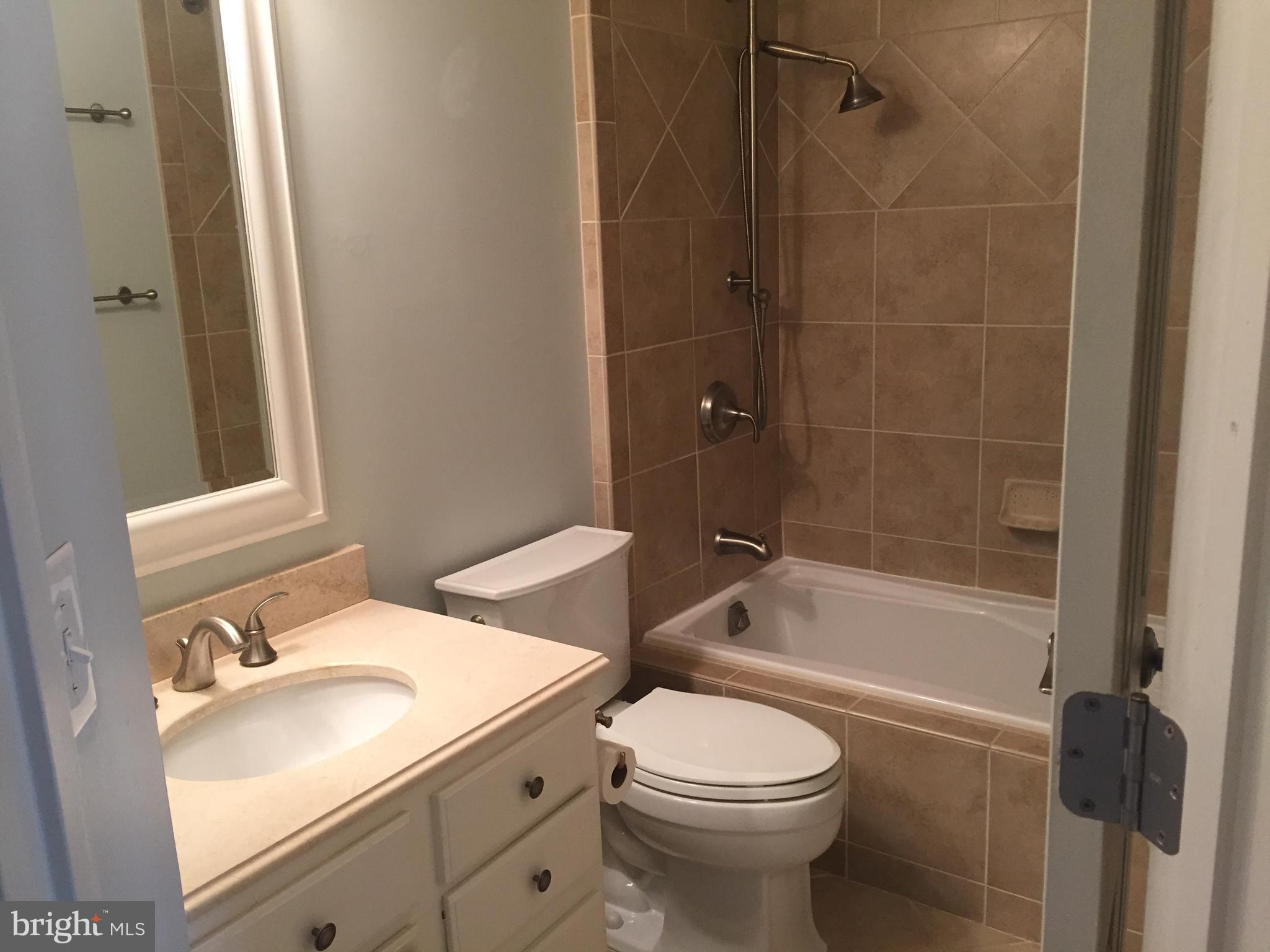 KINGSTOWNE - Residential Lease