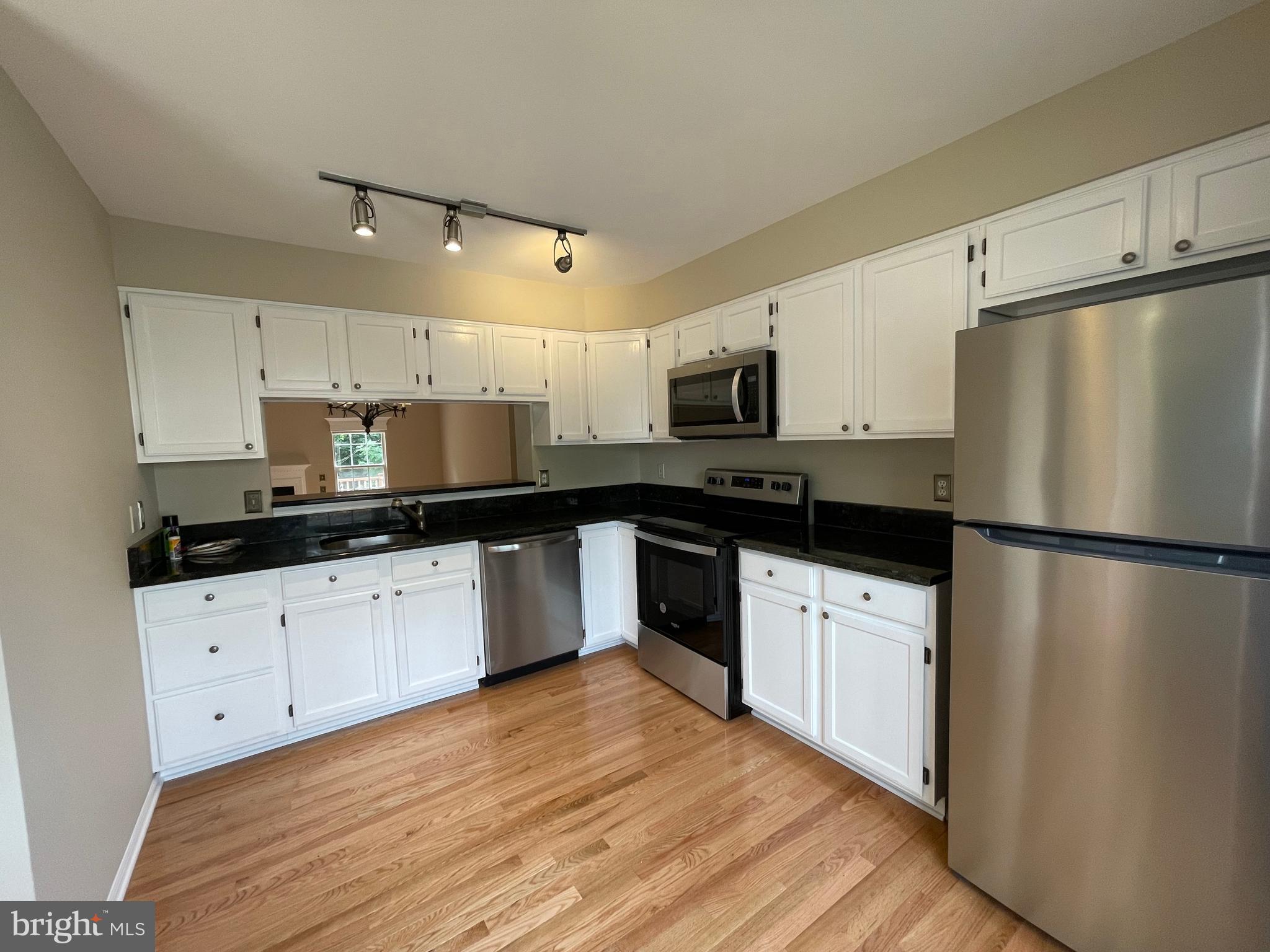 KINGSTOWNE - Residential Lease