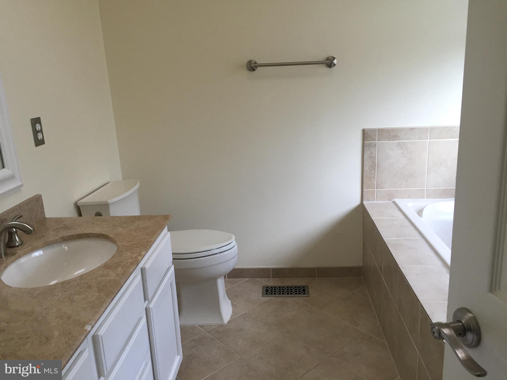 KINGSTOWNE - Residential Lease