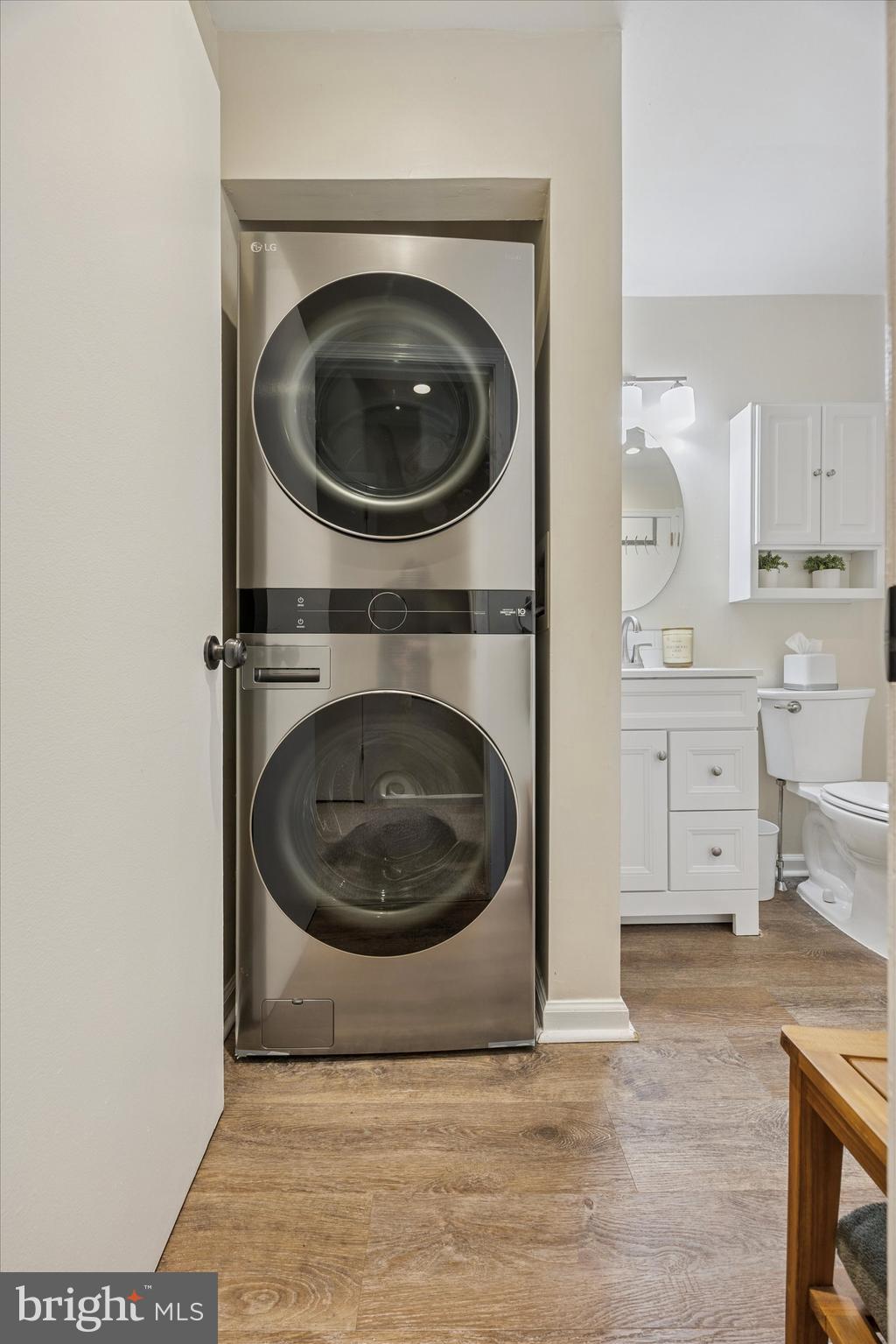 SAW MILL VALLEY - Residential