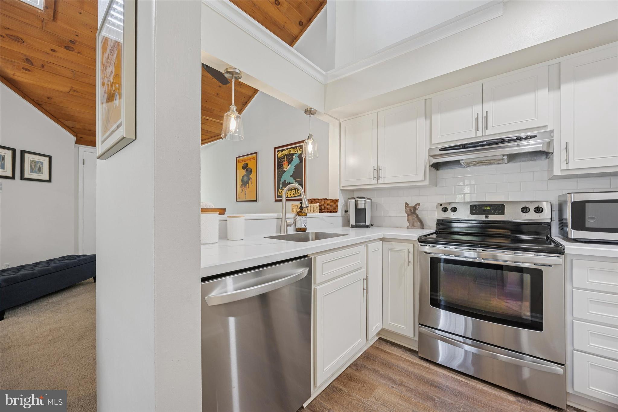 44 BROOKSIDE COURT 44