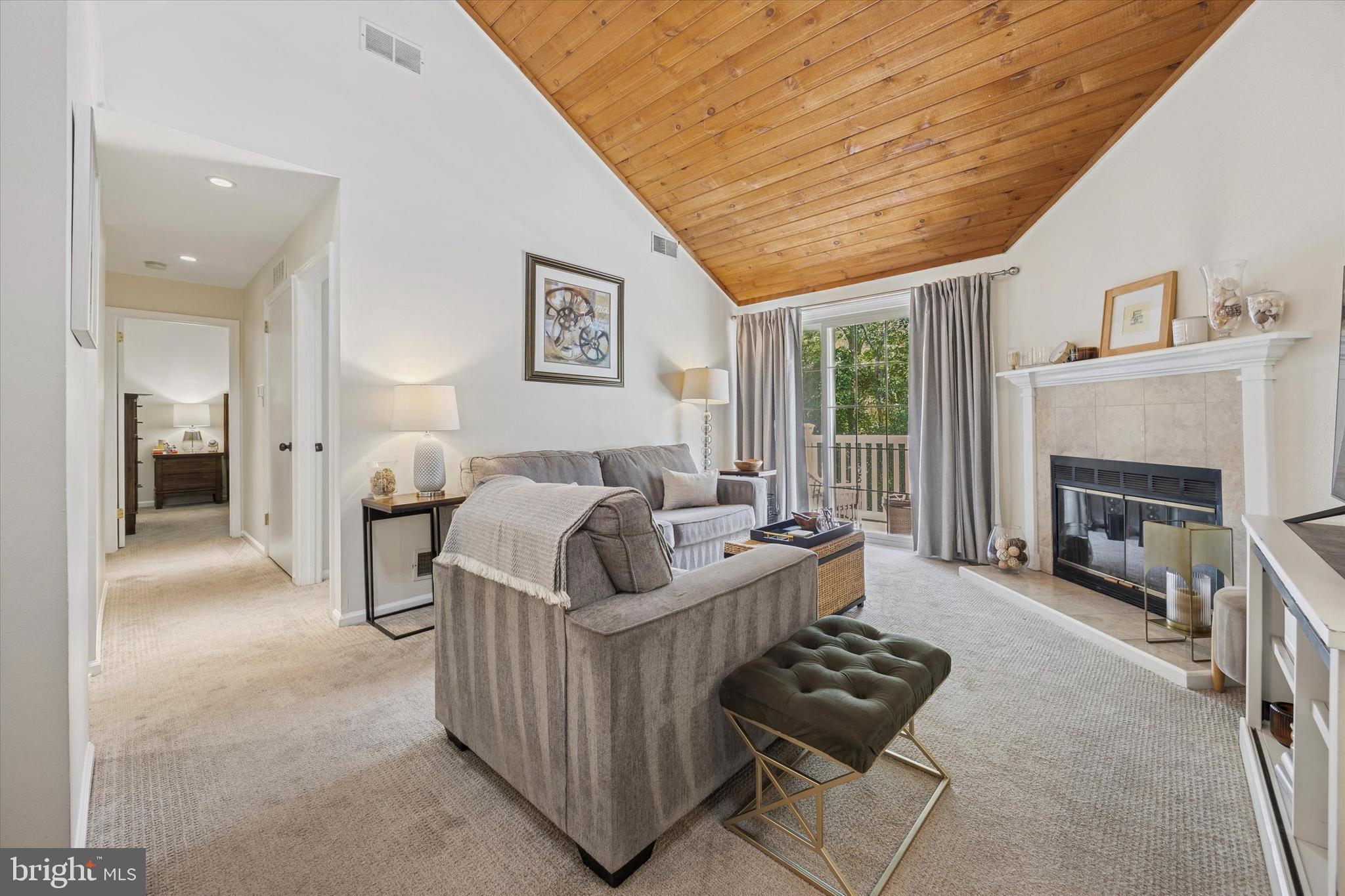 SAW MILL VALLEY - Residential